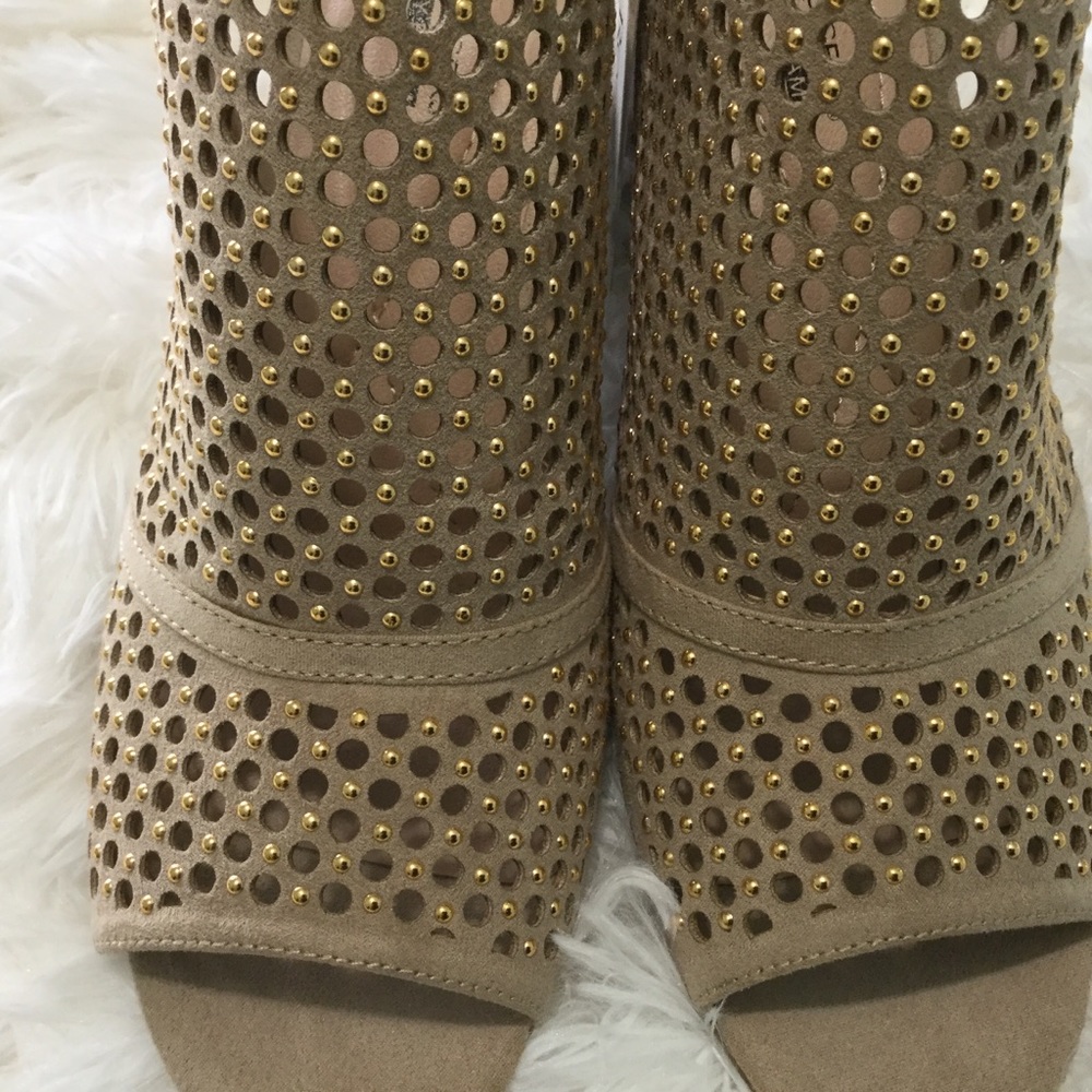 Kim Rogers- Tan Block Heel Sandals - Picture 6 of 8